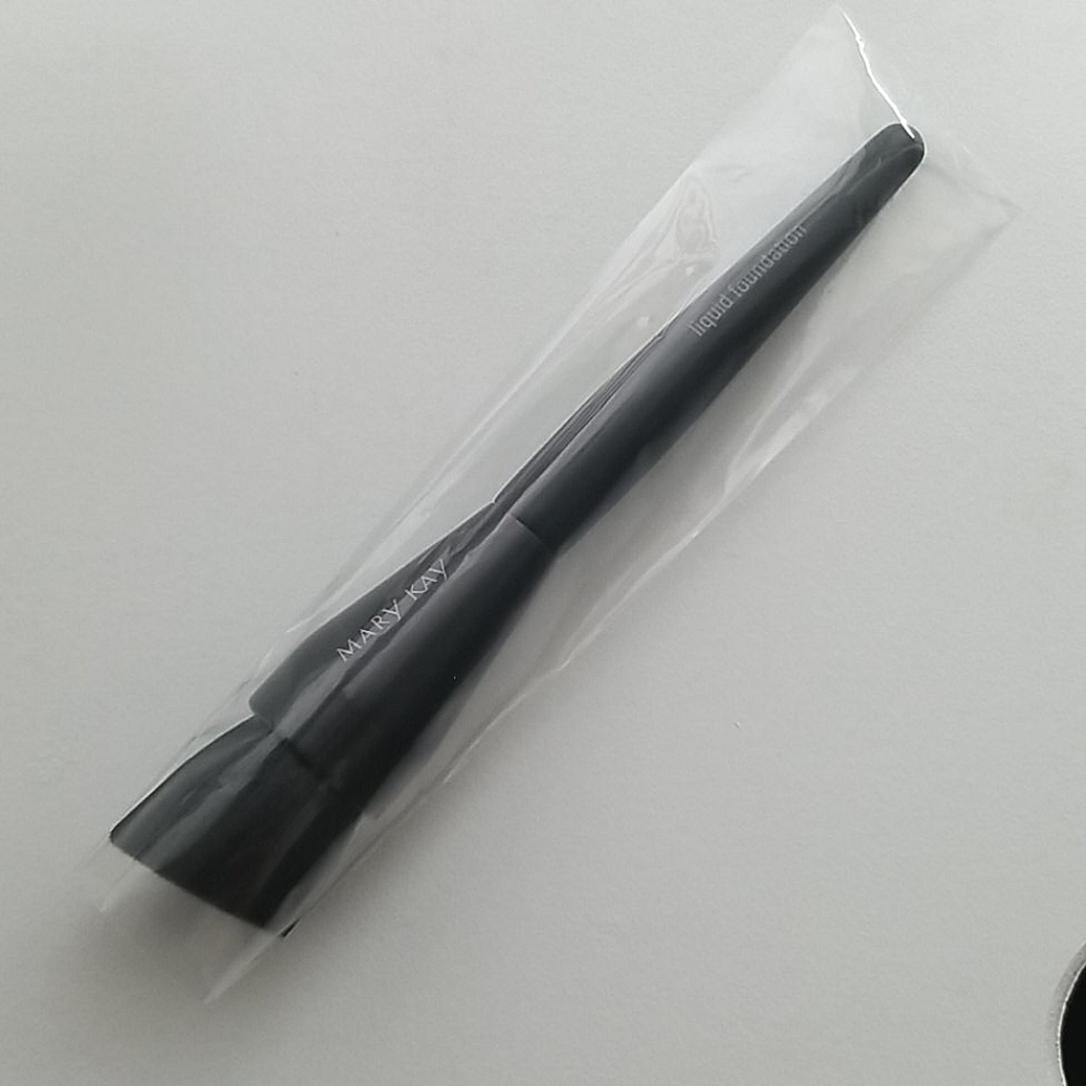Mary Kay liquid foundation brush